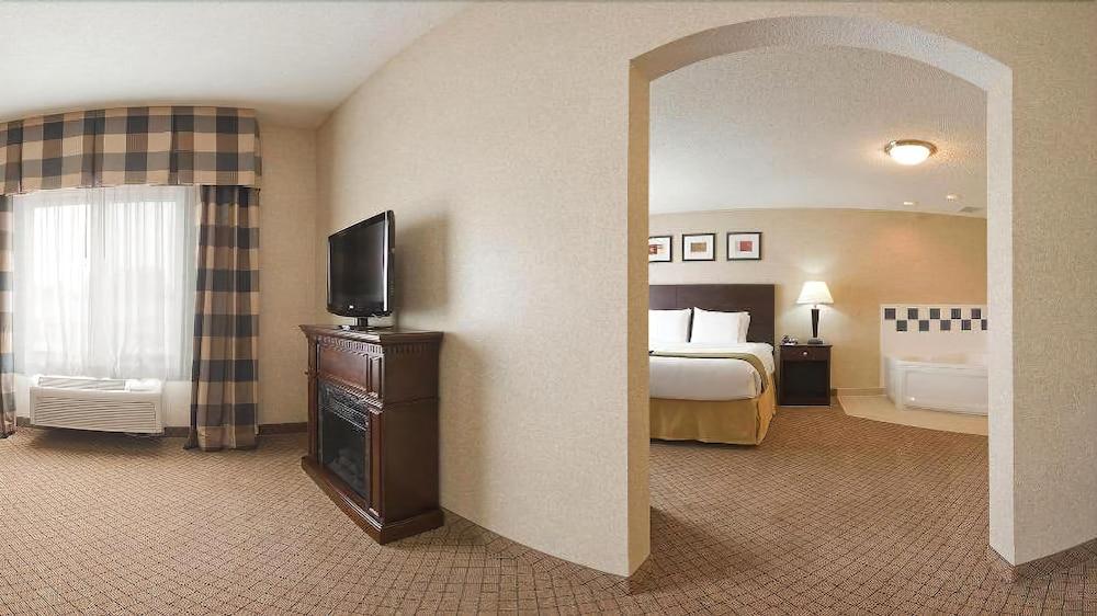 Express & By Ihg Hotel 2*