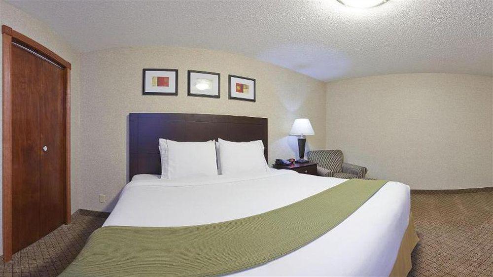 Express & By Ihg Hotel 2*