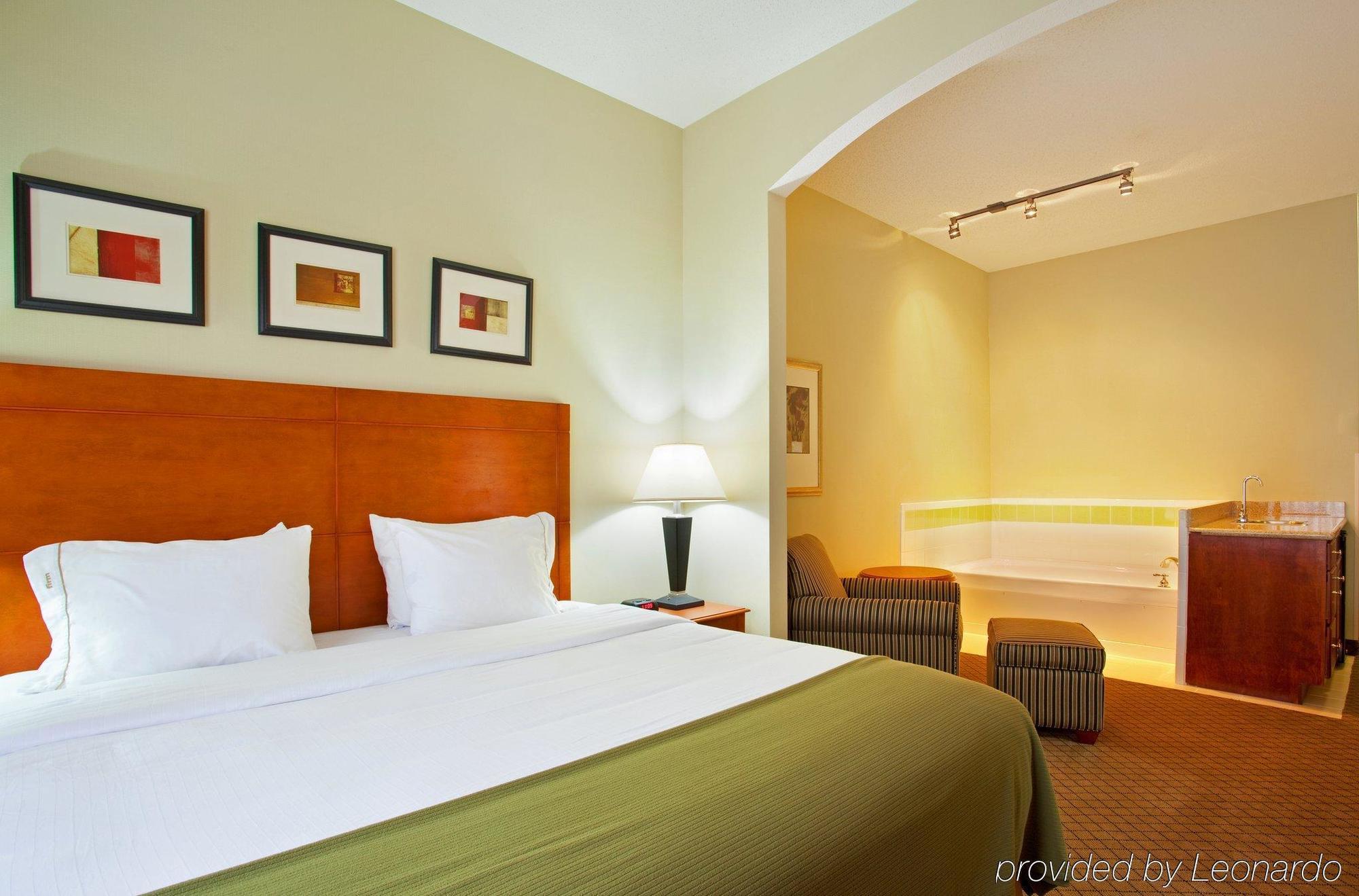 Express & By Ihg Anderson