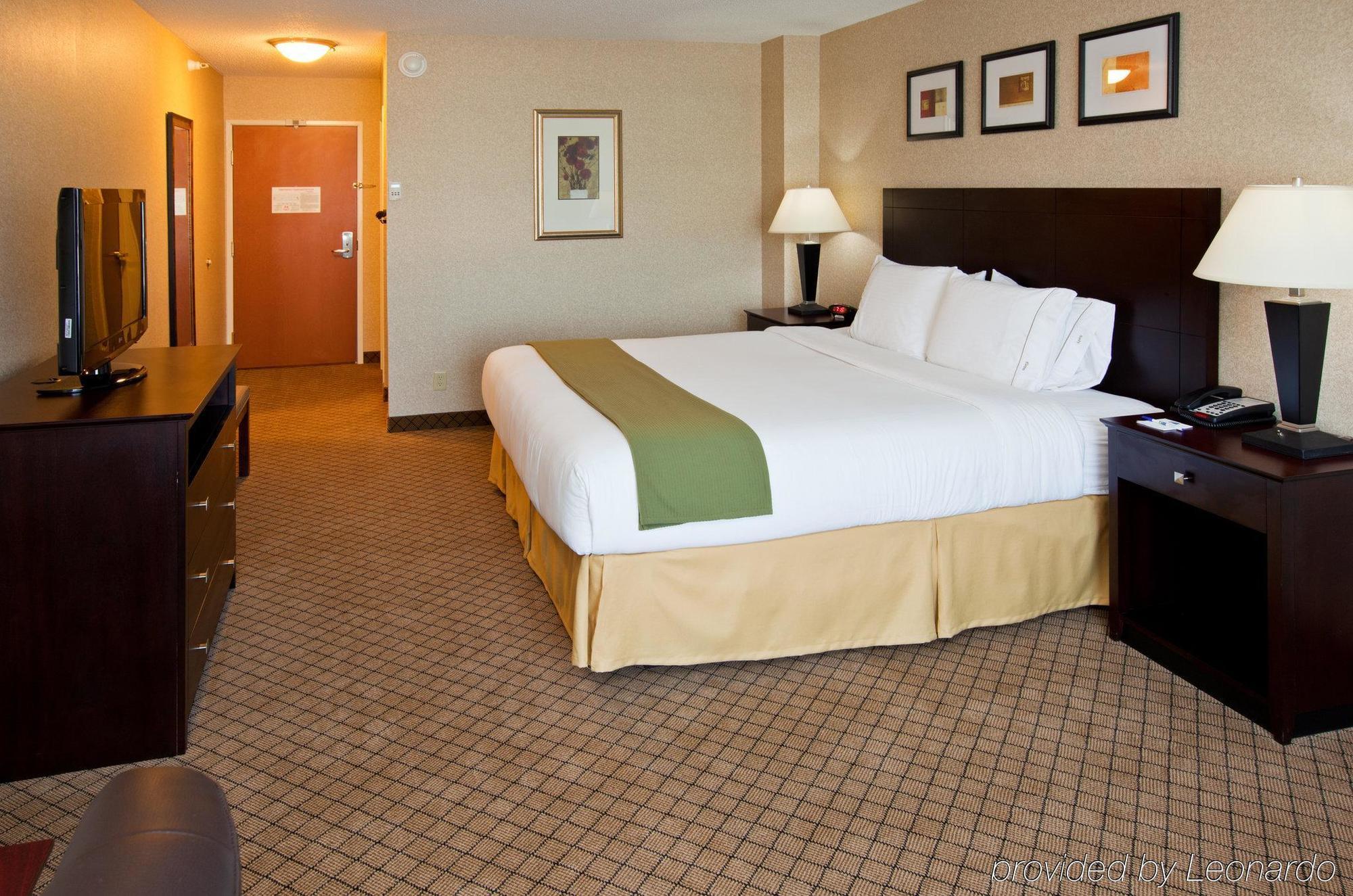 Hotel Express & By Ihg