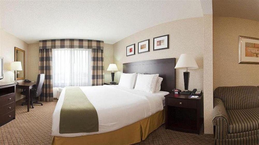 Express & By Ihg Anderson