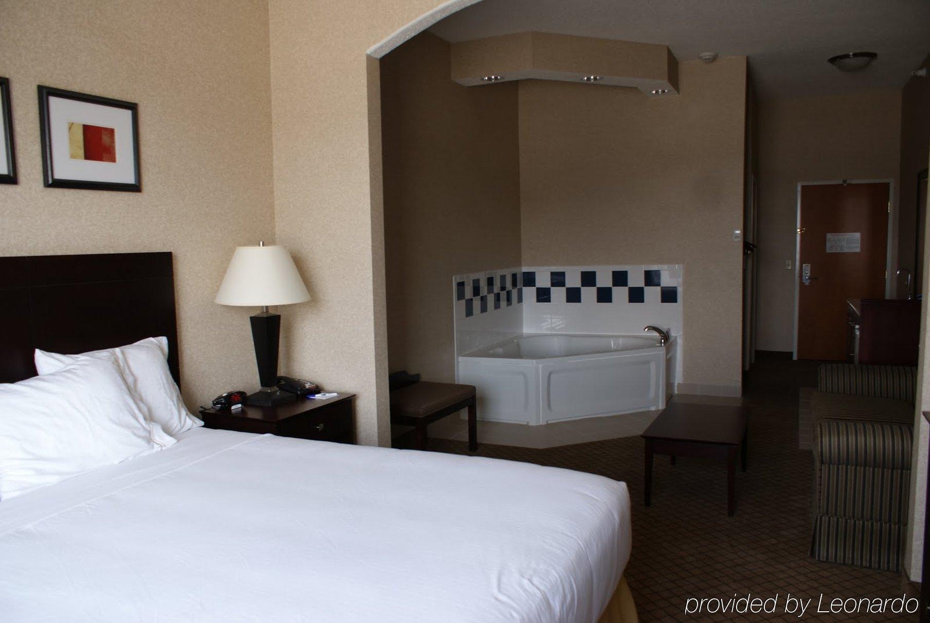 Express & By Ihg Hotel 2*